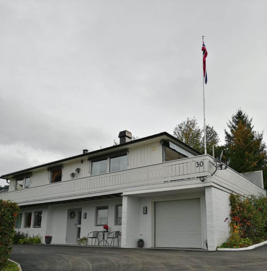 Gjesterom Til Leie I Et Privat Hus Brumunddal Exteriér fotografie